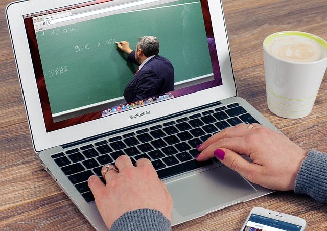 How Tailored Online Courses Can Change Your Professional Trajectory